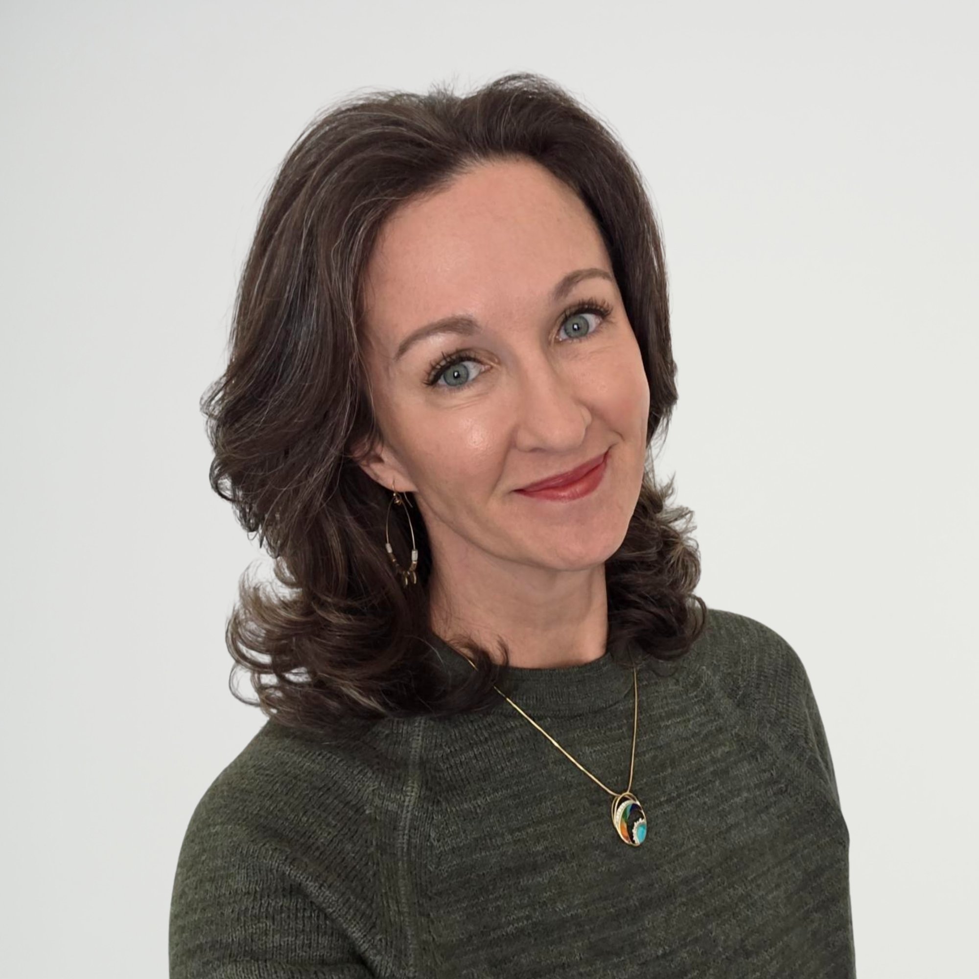 Alison Gifford Headshot (1)